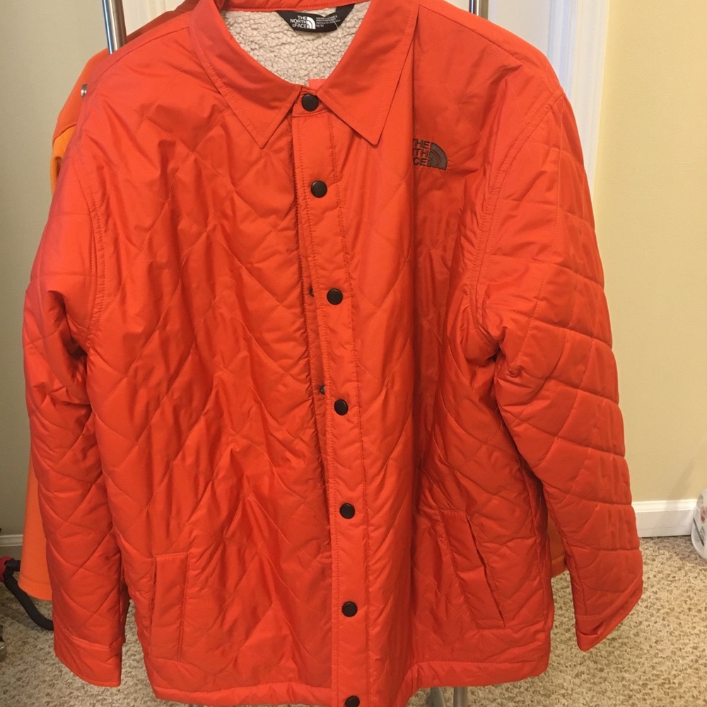 North face jacket size M nwt dark orange quilt